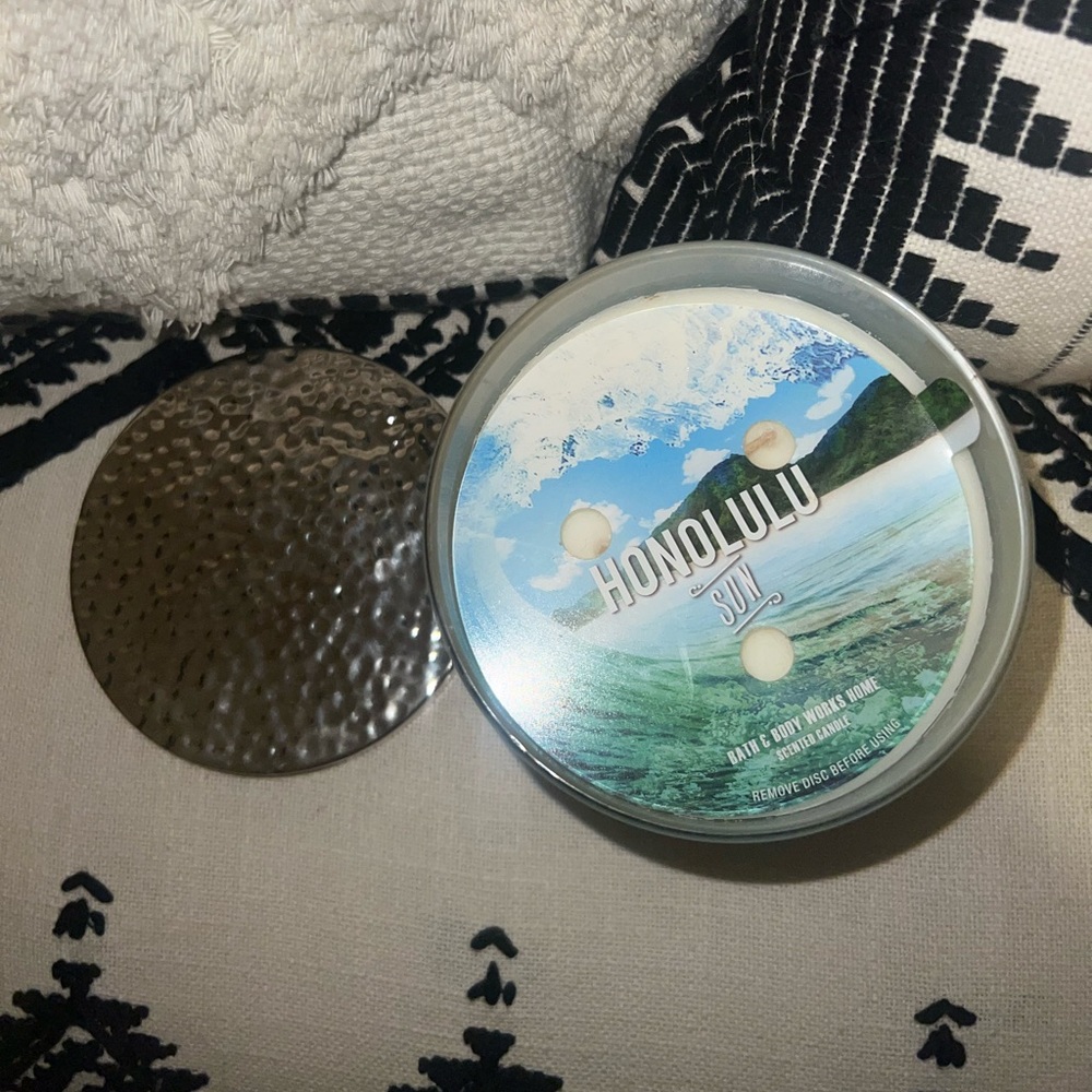 Bath and Body works Honolulu Sun Candle